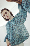 PLISSEÉ-FANTASIA-BLOUSE-blusa-in-garza-di-seta-azzurra